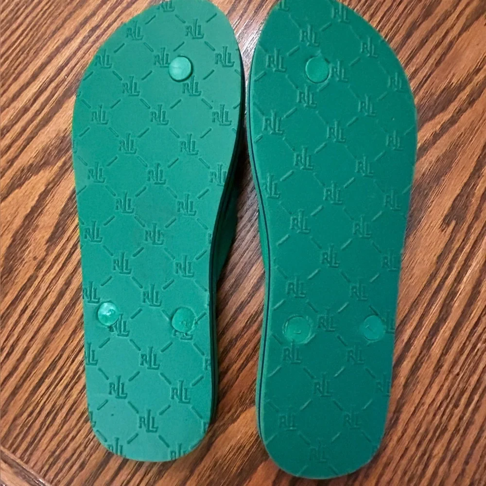 Lauren Ralph Lauren Green Flip Flop Sandals Size 7-8 NWOT - Picture 7 of 9